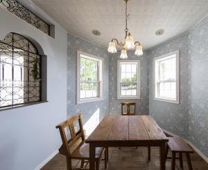 台形のダイニングルーム