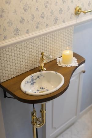 タイルの手洗い+トイレ収納