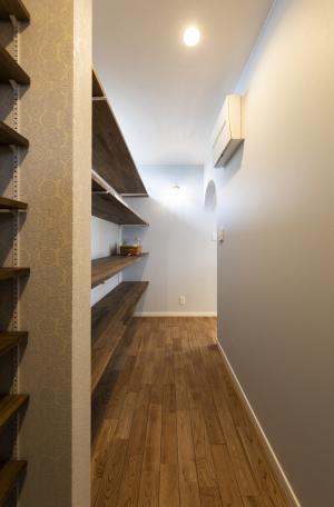 ガレージ+シューズクローク+パントリー