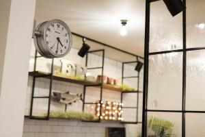 アイアンと木のシェルフ