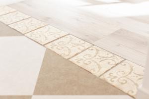 床のタイルの見切り