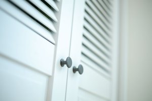 ルーバーの収納扉